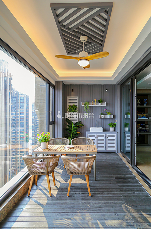 广州荔湾御景1号简约茶室阳台装修方案