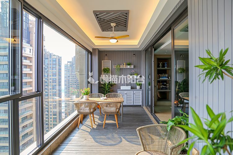 广州荔湾御景1号简约茶室阳台装修方案