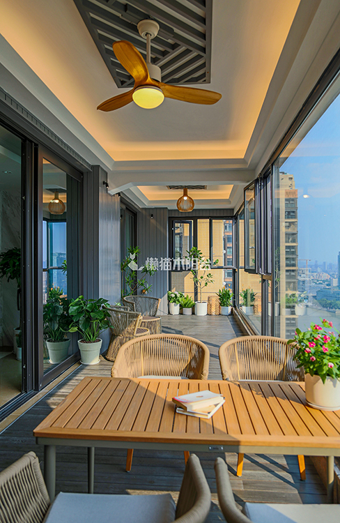 广州荔湾御景1号简约茶室阳台装修方案